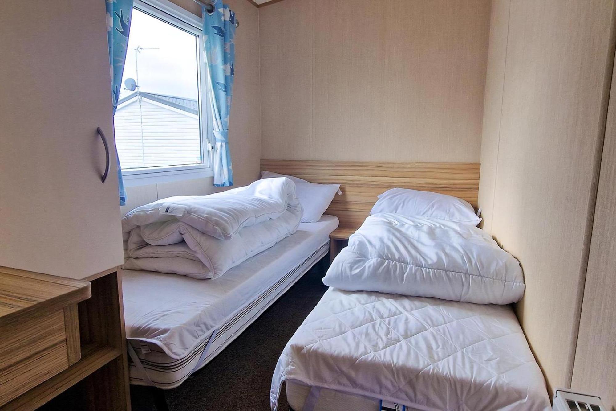 8 Berth Caravan For Hire At Manor Park Near To A Great Beach Ref 23041C 亨斯坦顿 外观 照片